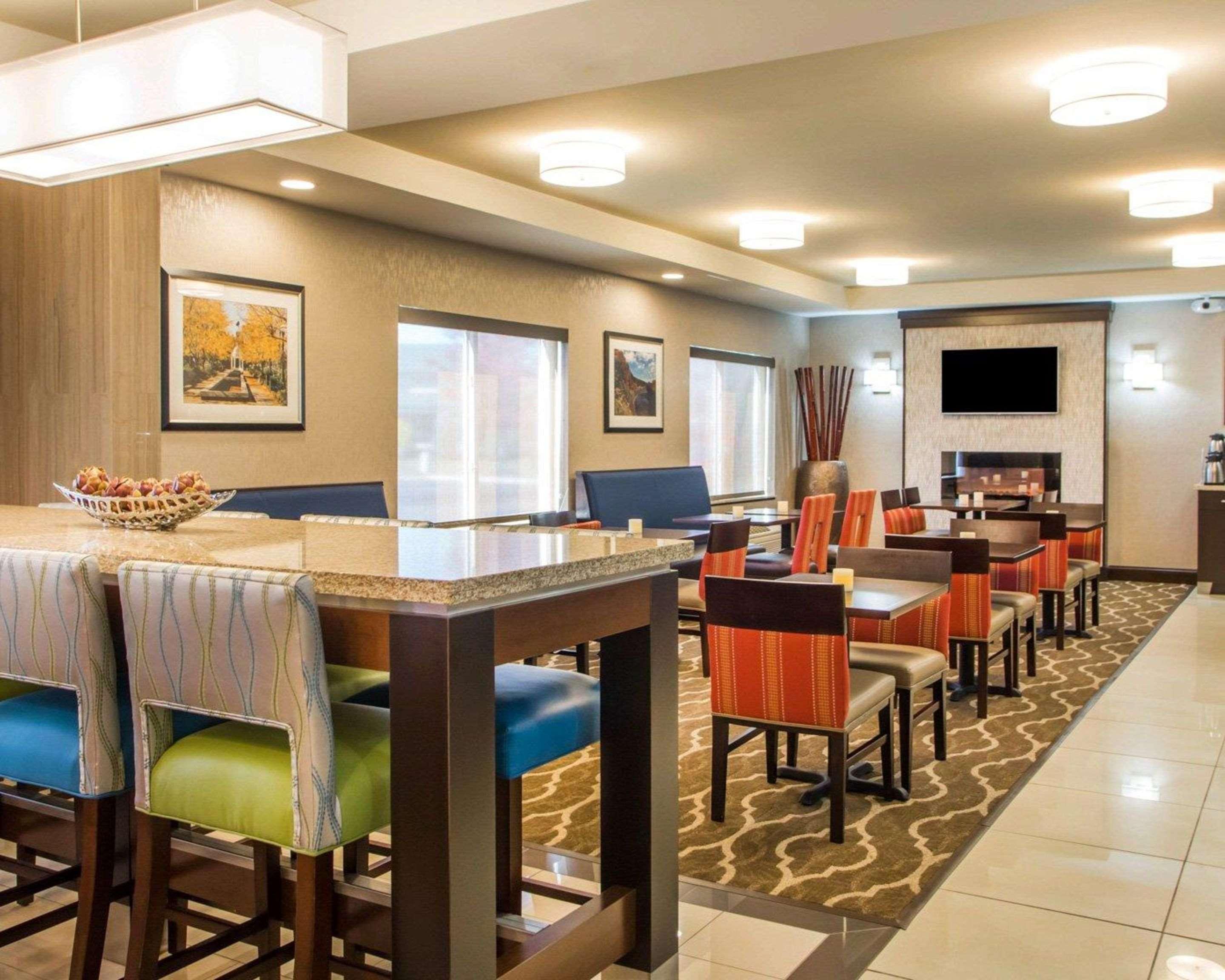 Comfort Suites Columbus West - Hilliard Εξωτερικό φωτογραφία
