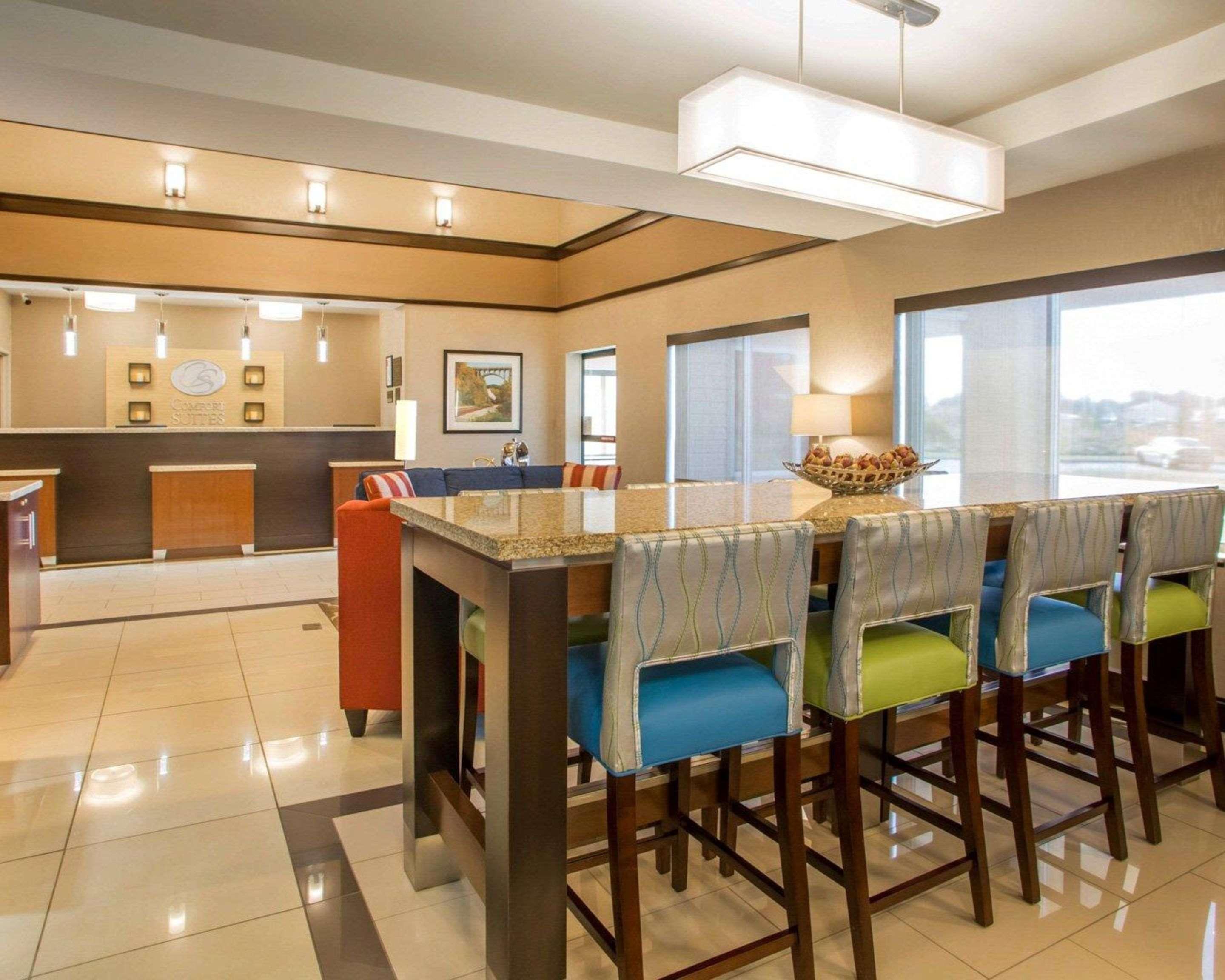 Comfort Suites Columbus West - Hilliard Εξωτερικό φωτογραφία