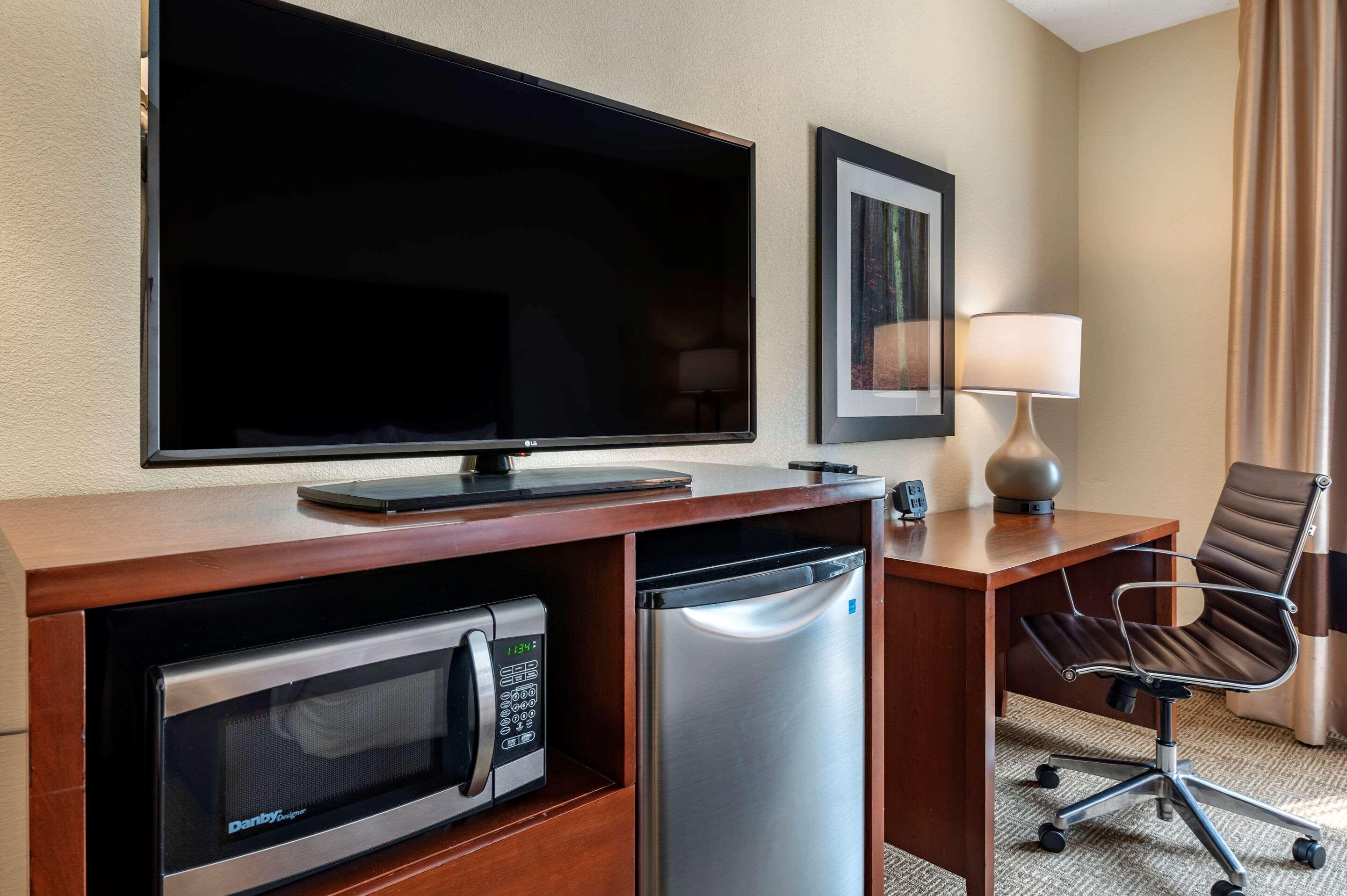 Comfort Suites Columbus West - Hilliard Εξωτερικό φωτογραφία