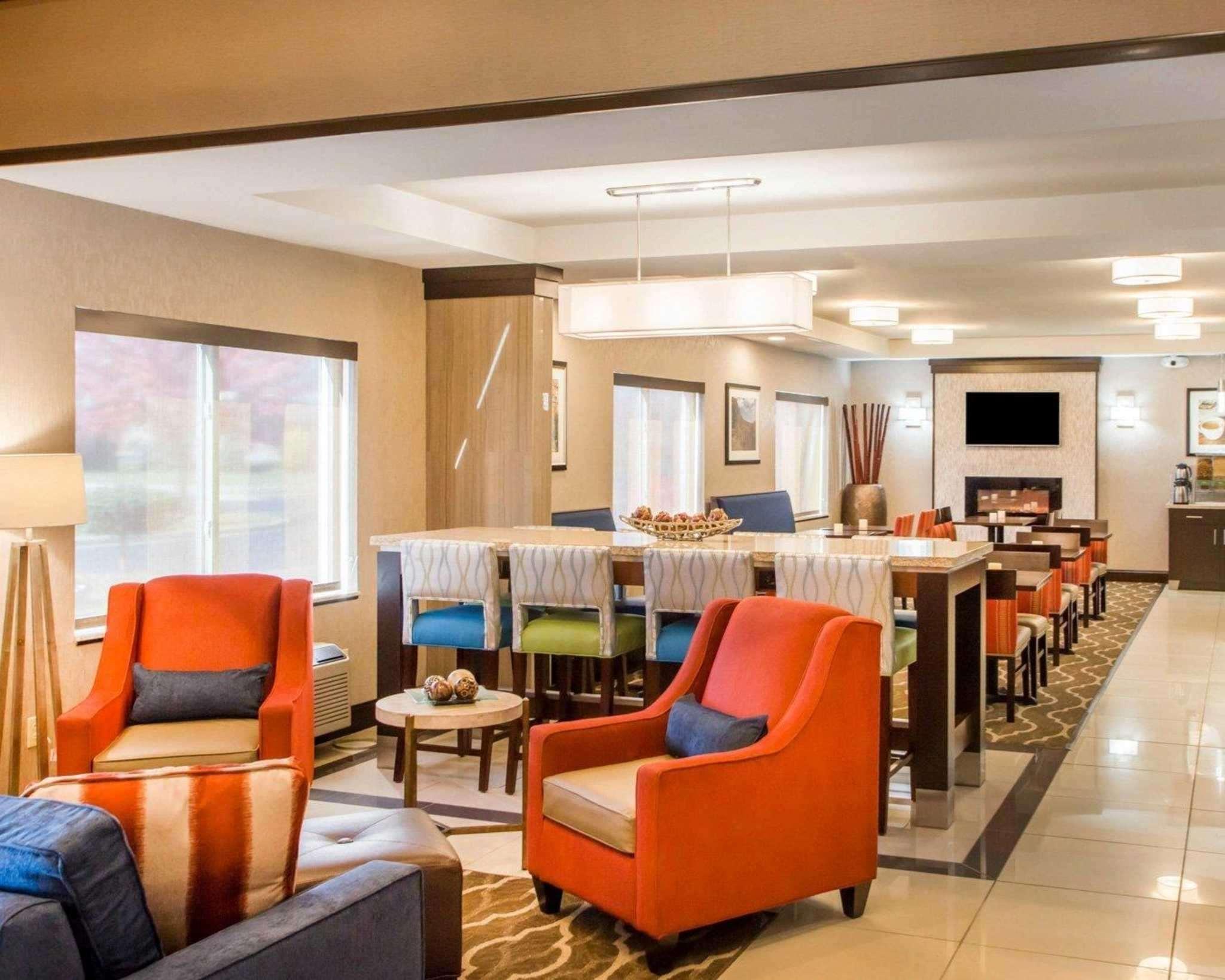 Comfort Suites Columbus West - Hilliard Εξωτερικό φωτογραφία