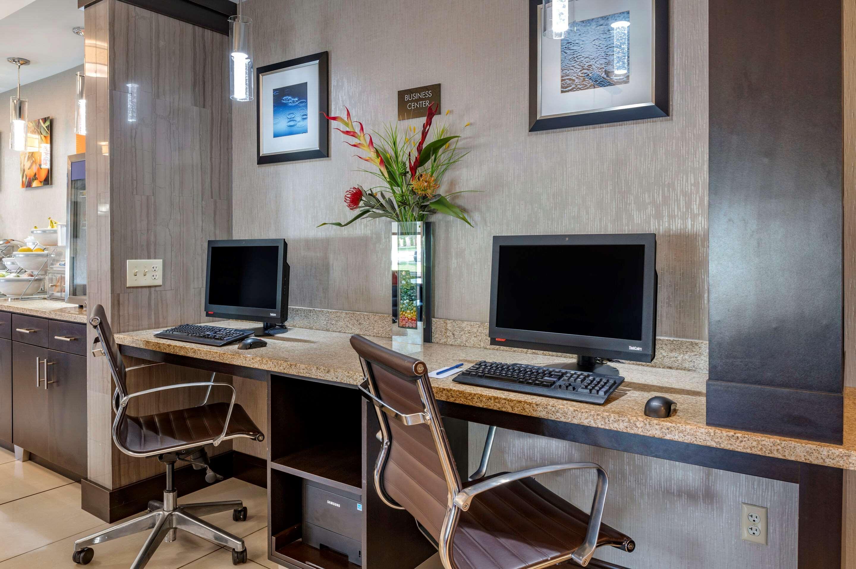 Comfort Suites Columbus West - Hilliard Εξωτερικό φωτογραφία